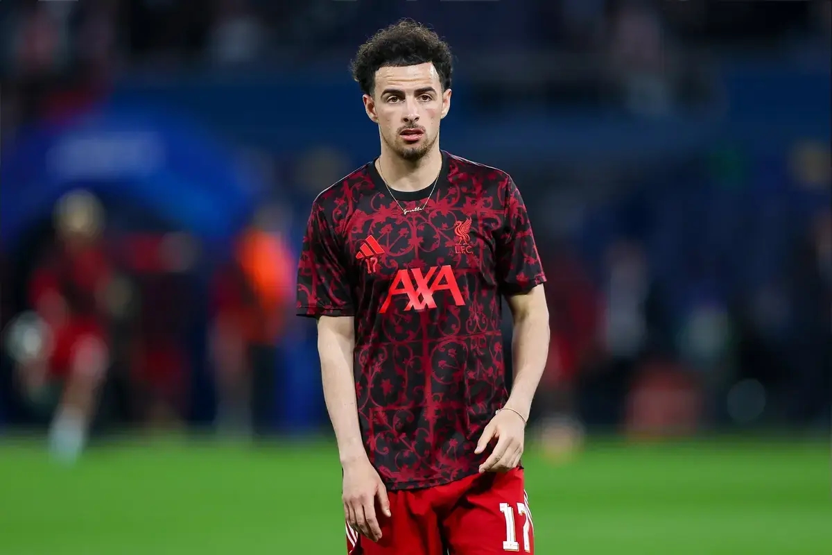 Curtis Jones cần một bến đỗ cho anh nhiều cơ hội ra sân hơn.