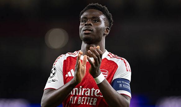 Bukayo Saka đang nỗ lực trở lại ở trận đấu với Manchester City.