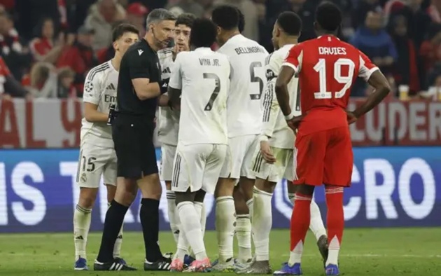 Ảnh bài viết Real Madrid phẫn nộ vì bị trọng tài vùi dập suốt 25 ngày qua