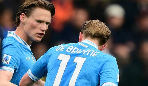McTominay và De Bruyne là điểm tựa trong đội hình Napoli.