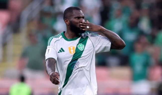 Franck Kessie ghi bàn cho Al Ahli.