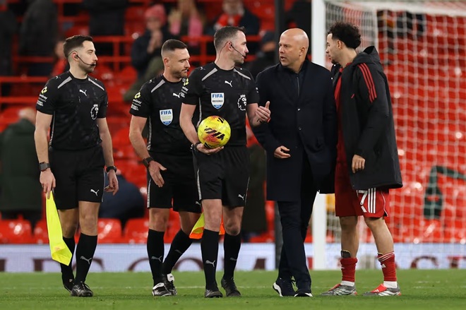 Ảnh bài viết Ngoại hạng Anh 'cấm cửa' 3 trọng tài ở trận derby Merseyside