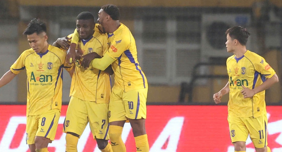 SLNA thường gặp nhiều khó khăn khi làm khách đến Thanh Hóa. Ảnh: CLB SLNA.