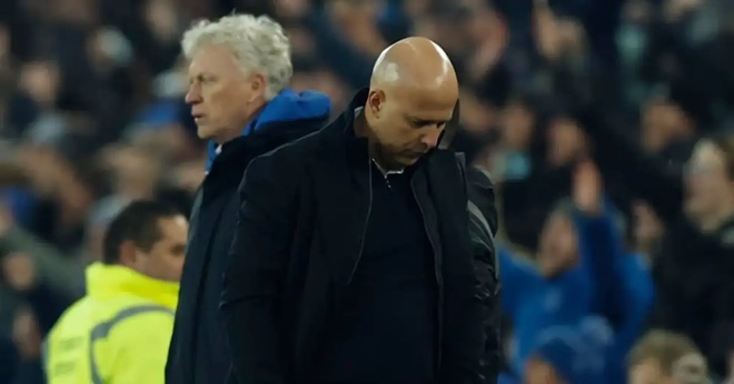 Moyes không ngần ngại phản bác quan điểm của Slot.