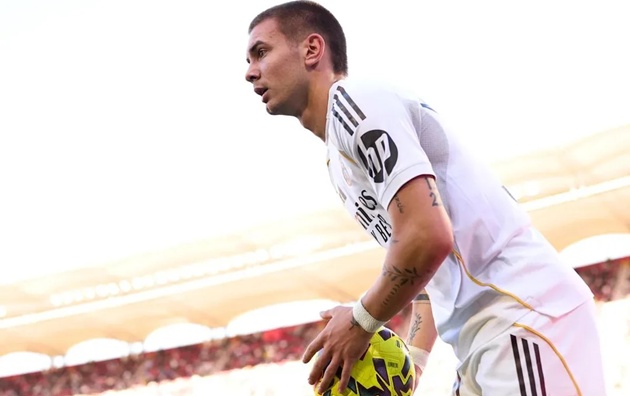 Ảnh bài viết Mastantuono từ chối rời Real Madrid dù ít được thi đấu