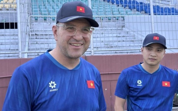 HLV Roland đánh giá cao U17 Indonesia.