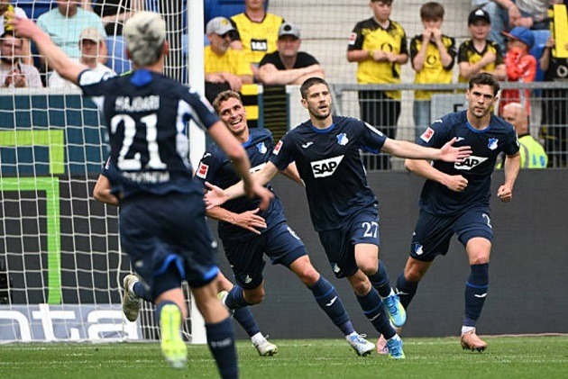 Kramaric xuất sắc có một cú đúp trên chấm phạt đền.