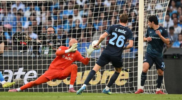 Ảnh bài viết Thua đau Lazio, Napoli lỡ cơ hội bứt phá trong cuộc đua top 4