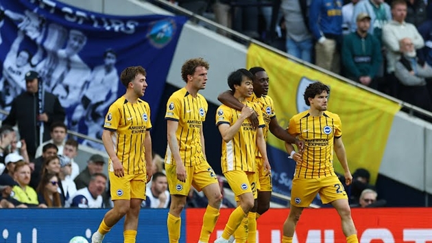 Brighton gỡ hòa ngay trước khi hiệp 1 khép lại.