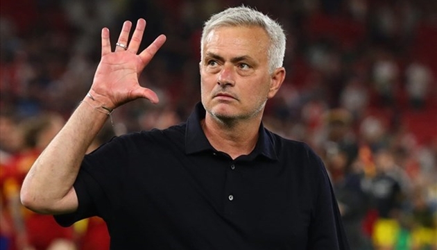 Ảnh bài viết Tin đồn chuyển nhượng sáng 19/4: Real nhắm Mourinho; Bayern săn Rogers
