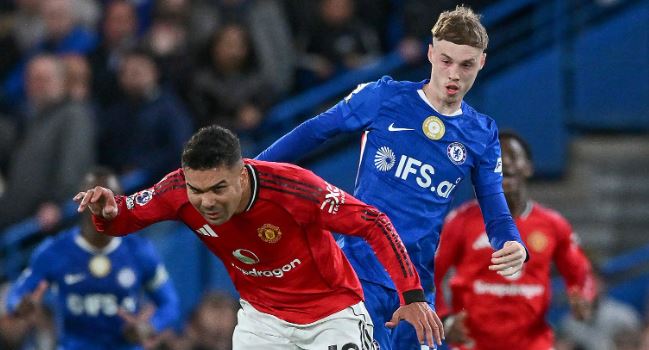 Cole Palmer (6.4/10): Palmer không thể toả sáng như kỳ vọng. Không cú sút trúng đích, không tạo ra đột biến và hoàn toàn mất hút khi đội bóng cần anh nhất.

Estevao Willian (6/10): Rời sân quá sớm do chấn thương.

Liam Delap (6.2/10): Thi đấu năng nổ, kém may mắn với cú dứt điểm trúng xà ngang nhưng vẫn cho thấy khoảng cách trình độ ở các trận cầu lớn.

Pedro Neto (6.5/10): Chơi nhiệt huyết nhưng thiếu hiệu quả trong các pha xử lý cuối cùng.

Chấm điểm các cầu thủ 2 đội. Ảnh: BongDa.com.vn.