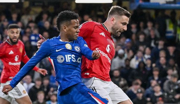 Estevao Willian (6/10): Rời sân quá sớm do chấn thương.

Liam Delap (6.2/10): Thi đấu năng nổ, kém may mắn với cú dứt điểm trúng xà ngang nhưng vẫn cho thấy khoảng cách trình độ ở các trận cầu lớn.

Pedro Neto (6.5/10): Chơi nhiệt huyết nhưng thiếu hiệu quả trong các pha xử lý cuối cùng.

Chấm điểm các cầu thủ 2 đội. Ảnh: BongDa.com.vn.