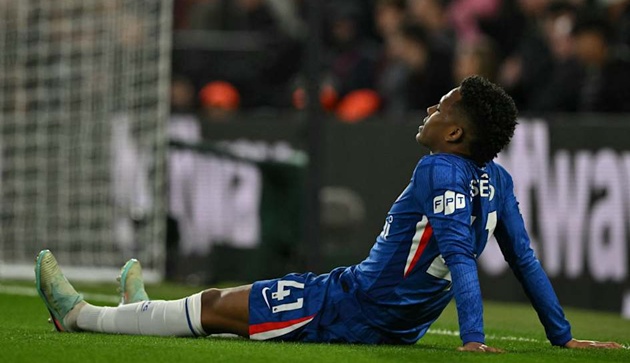 Ảnh bài viết Estevao khóc nức nở trong phòng thay đồ Chelsea