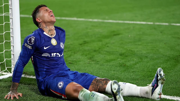 Người hâm mộ Chelsea đang kỳ vọng vấn đề của Enzo Fernandez sẽ không quá nghiêm trọng.