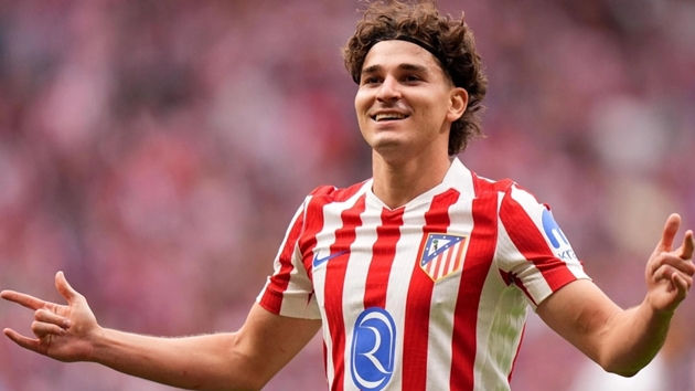 Ảnh bài viết Tin đồn chuyển nhượng tối 19/4: Barca săn đuổi Julian Alvarez; PSG đàm phán mua Martinelli