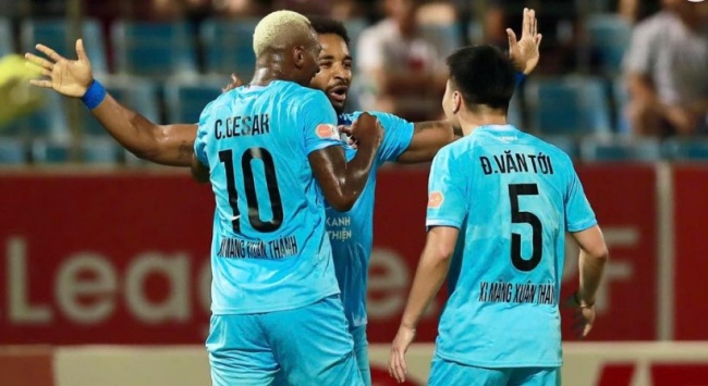 Ảnh bài viết Xuân Son, Akolo lập công giúp Nam Định hạ gục Đà Nẵng