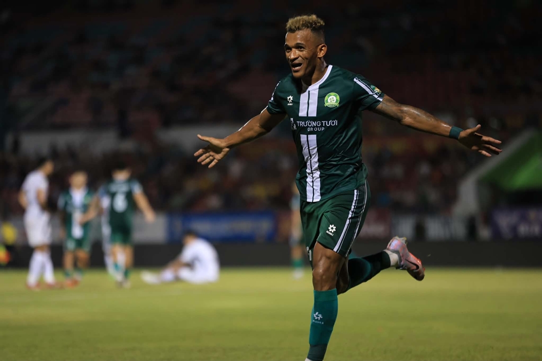 Alex Sandro giúp Đồng Nai có chiến thắng thuyết phục trên sân nhà trước Quảng Ninh. Ảnh: Trường Tươi Đồng Nai FC.
