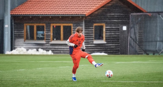 Ảnh bài viết Lennart Karl trở lại sân tập, thắp hy vọng dự World Cup