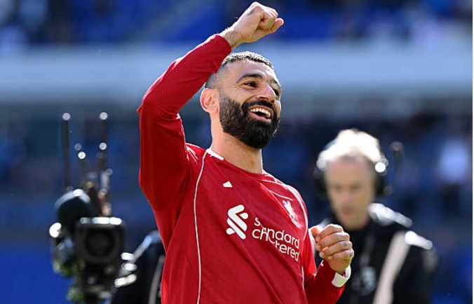 Salah ghi dấu ấn trong trận derby vùng Merseyside.