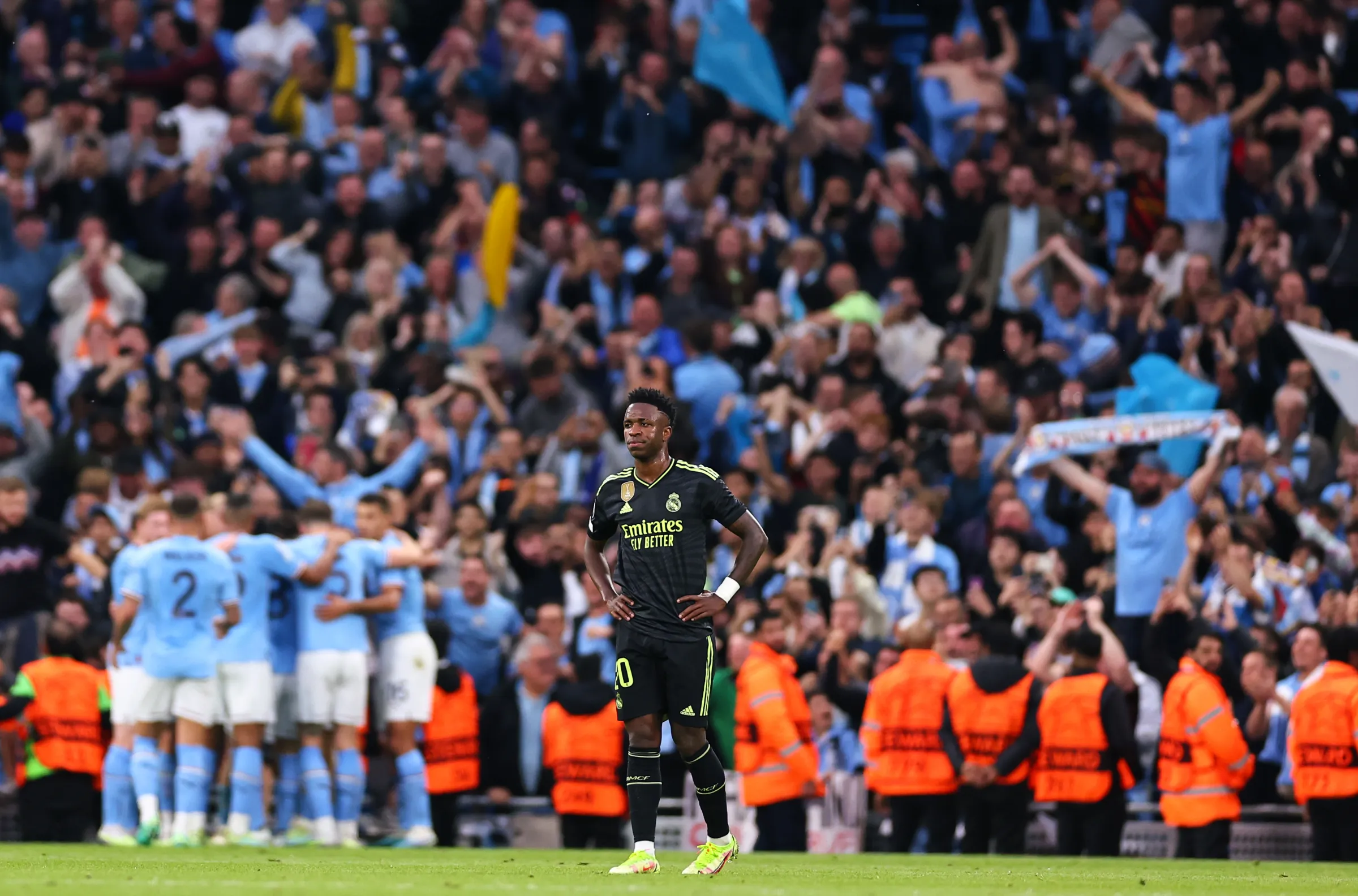 Đội bóng kiểm soát tuyệt đối không gian và nhịp độ.