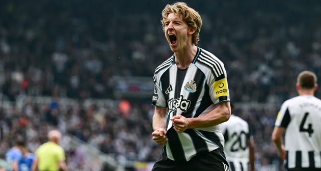 Ảnh bài viết Anthony Gordon sẵn sàng gia nhập Bayern Munich