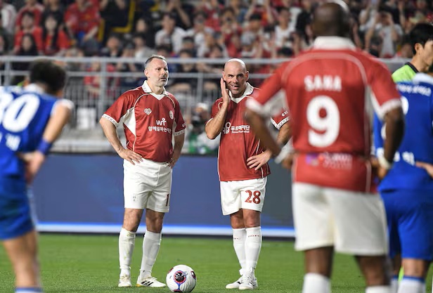 Ảnh bài viết Đội hình huyền thoại MU thua Suwon ngày Park Ji-sung tái xuất