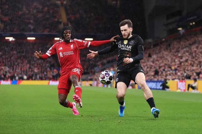 Ảnh bài viết Thất vọng về Frimpong, Liverpool chuyển hướng săn Dumfries