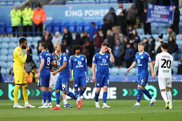 Leicester có nguy cơ rớt xuống giải hạng Ba (League One).