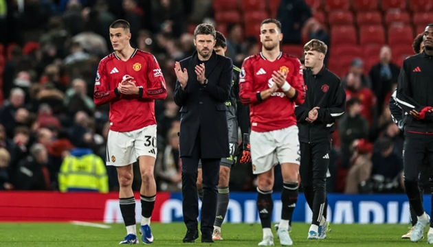 Michael Carrick đang giúp MU khởi sắc, nhưng Quỷ đỏ cần phải đi theo con đường mới một cách bền vững.