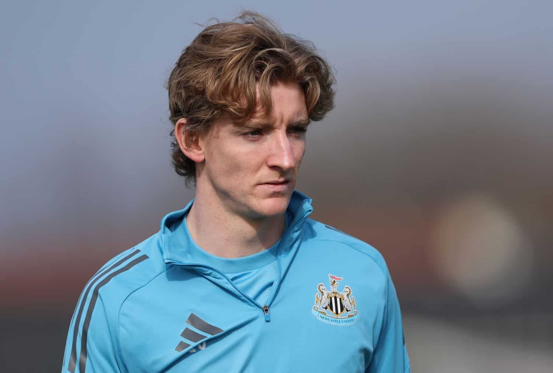 Anthony Gordon được liên kết chuyển nhượng đến Bayern Munich.