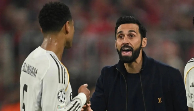 Alvaro Arbeloa đang đối mặt với nhiều áp lực.