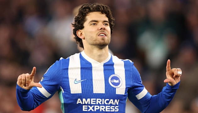 Ferdi Kadioglu tỏa sáng giúp Brighton vùi dập Chelsea.