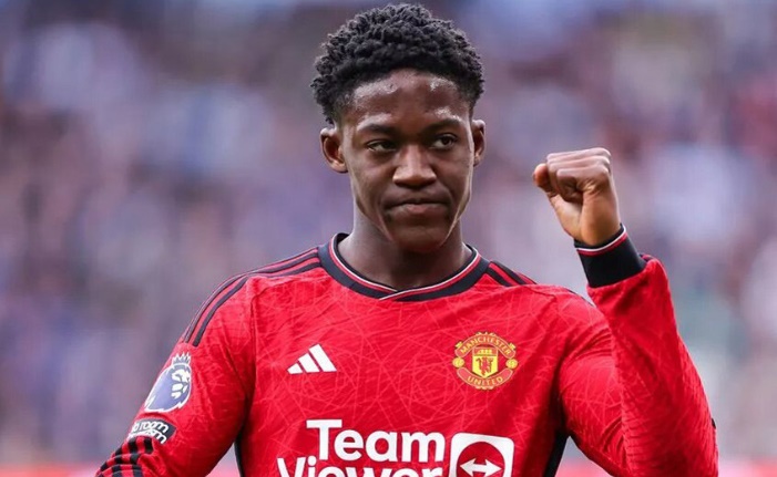 Ảnh bài viết Tin đồn chuyển nhượng sáng 22/4: MU gia hạn Mainoo; Liverpool săn Kolo Muani