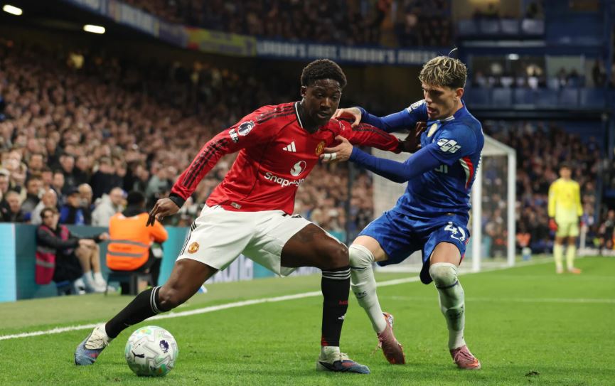 Mainoo cần một đối tác ăn ý để bứt phá.