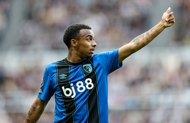 Kroupi chơi khá lên chân trong màu áo Bournemouth.