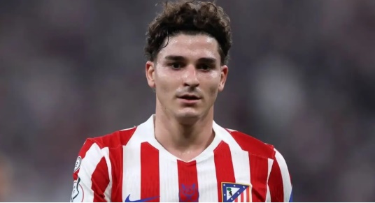 Barca đang dành sự quan tâm đặc biệt cho Alvarez.