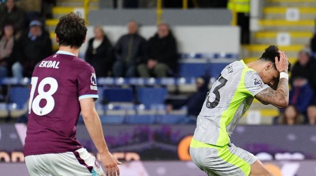 Man City bỏ lỡ không ít cơ hội.