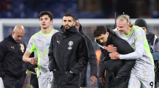 Ảnh bài viết Thắng nhọc Burnley, Man City bị Neville dội gáo nước lạnh