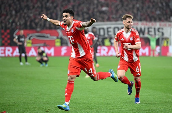 Kimmich kiến tạo cho Diaz ghi bàn.