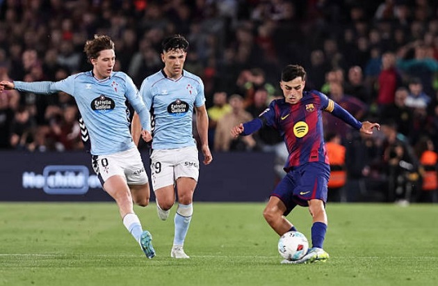 Pedri (7.3): Gặp chút khó khăn trong việc cầm nhịp ở hiệp một. Tuy nhiên, anh đã thi đấu khởi sắc và trở lại với phiên bản tốt nhất trong hiệp hai, đặc biệt khi Frenkie de Jong có mặt.

Lamine Yamal (7.2): Là mối đe dọa tấn công lớn nhất của Barca trong hiệp một. Tự mình mang về quả phạt đền và ghi bàn thắng duy nhất. Tuy nhiên, việc anh dính chấn thương khi ghi bàn là nỗi lo lớn.

Dani Olmo (6.8): Dù chơi tốt thời gian qua nhưng hôm nay là một ngày thi đấu dưới sức. Olmo tỏ ra khá thiếu sắc bén và hiệu quả trong các pha xử lý ở một phần ba cuối sân.

Gavi (6.9): Xuất phát ở vị trí chạy cánh trái nhưng tiền vệ này gặp nhiều khó khăn và không tạo được tầm ảnh hưởng như mong đợi. Hệ quả là anh đã bị thay ra nghỉ ngay khi hiệp một khép lại.

Ferran Torres (6.8): Có pha bắt volley tuyệt đẹp tung lưới đối phương nhưng bàn thắng bị VAR từ chối do việt vị trong gang tấc. Ngoài tình huống đó, khả năng dứt điểm của tiền đạo này nhìn chung không quá ấn tượng.