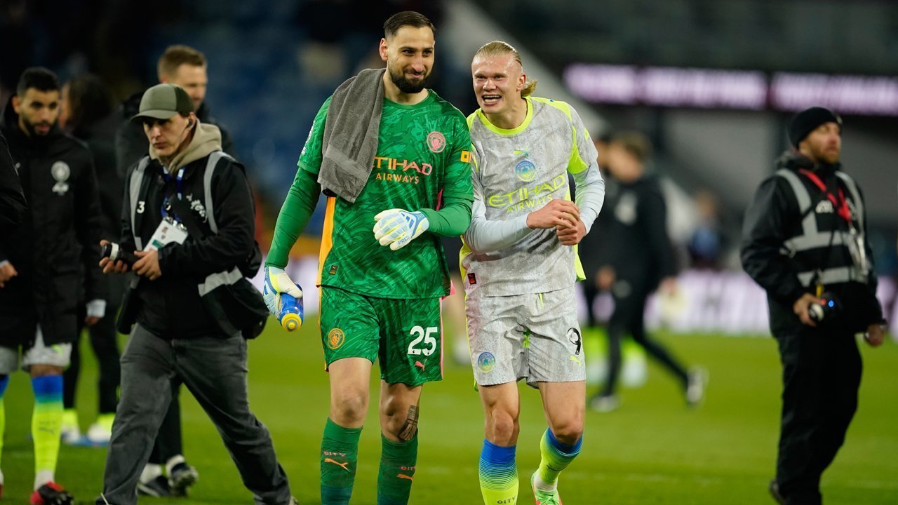 Gianluigi Donnarumma (7,5): Có pha cứu thua xuất sắc từ sớm trước cú dứt điểm của Jaidon Anthony, và đó về cơ bản cũng là điều duy nhất anh phải làm trong suốt cả trận.