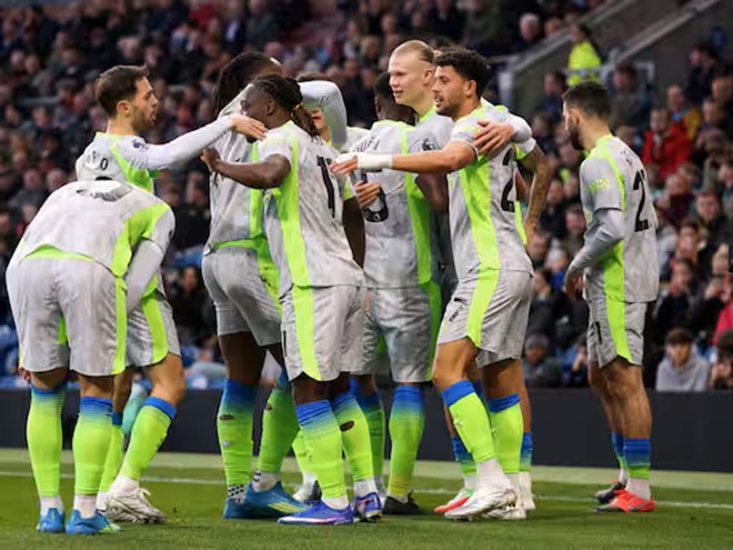 Matheus Nunes (7,5): Hoàn thành tốt nhiệm vụ phòng ngự.