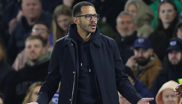 Liam Rosenior vừa bị sa thải.