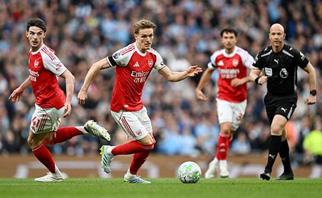 Arsenal nên tập trung vào từng trận đấu.