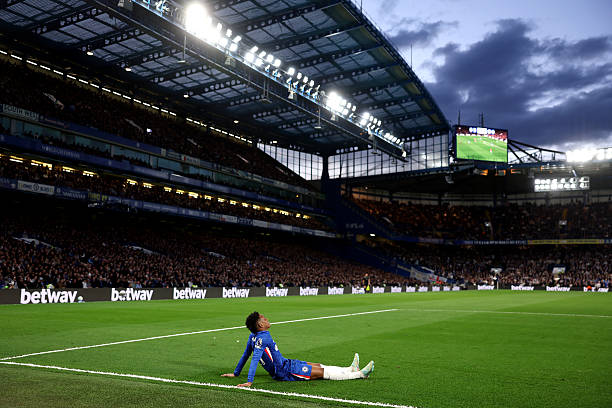 Estevao gần như đã bị đứt gân kheo hoàn toàn.