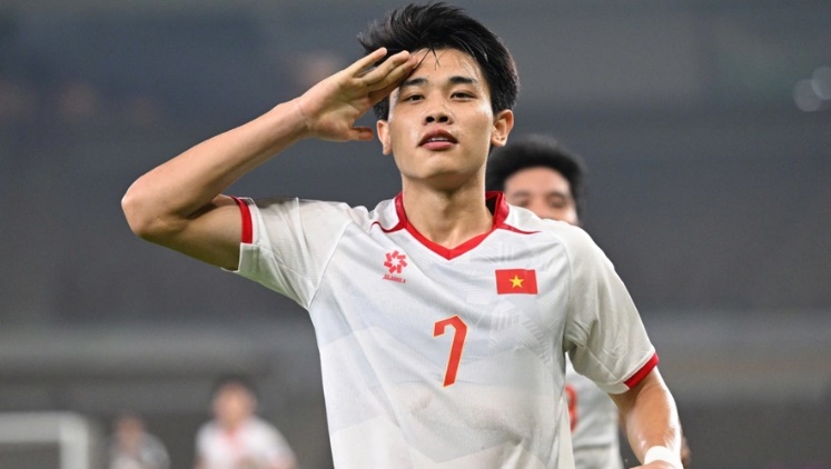 Đình Bắc tỏa sáng rực rỡ trong màu áo U23 Việt Nam.