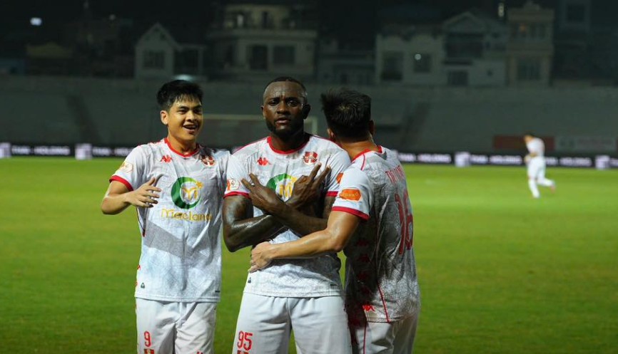 Sự vắng mặt của Joel Tagueu là tổn thất lớn với Hải Phòng. Ảnh: Hải Phòng FC.