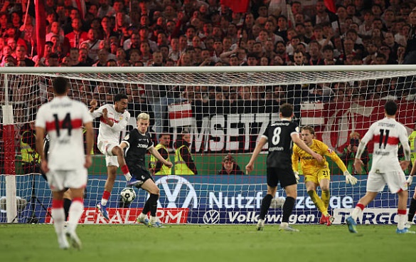 Ảnh bài viết Siêu phẩm đánh gót phút 119 đưa Stuttgart vào chung kết gặp Bayern