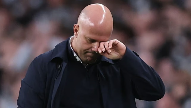 Slot thiếu vắng nhiều nhân sự ở trận đấu với Palace.