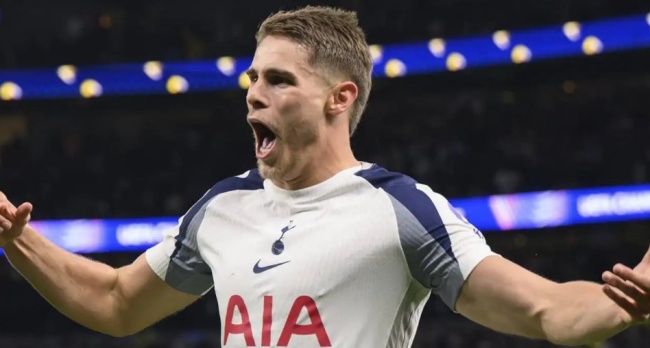 Ảnh bài viết Tin đồn chuyển nhượng sáng 25/4: Van de Ven muốn rời Tottenham; MU theo dõi Pierre Kalulu